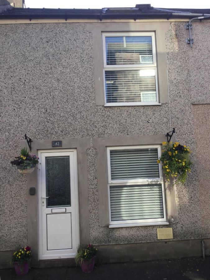 Open Plan Townhouse Apartment Caernarfon Exterior foto