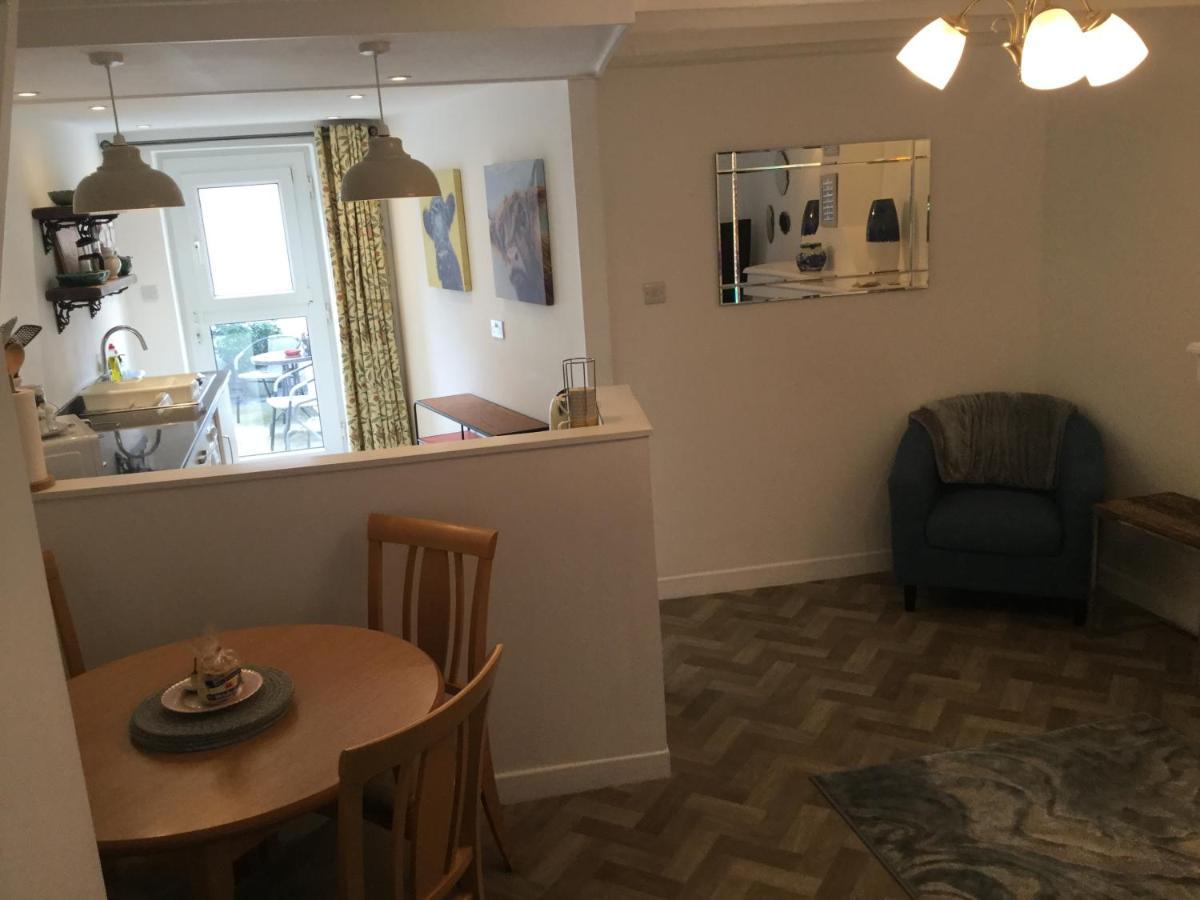 Open Plan Townhouse Apartment Caernarfon Exterior foto